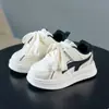 Zapatillas Infantiles de Otoño 2026 para Niños y Niñas, Zapatos Blancos Versátiles para Bebés de Guardería, Zapatos Casuales Infantiles para Niños
