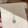 Nuevo Collar de Gatito Hello Kitty de Verano para Mujer, Cadena para Clavícula con Diseño de Nicho de Lujo Ligero, Nuevo Modelo 2025 con un Toque de Alta Gama