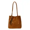 Bolso de hombro cruzado de moda para mujer, nuevo bolso tote para ir al trabajo, bolso cruzado simple y elegante, bolso versátil de lujo ligero para debajo del brazo