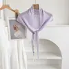 Cachecol Triangular de Tricô Liso, Pequeno Xale de Mistura de Tencel e Seda para Mulheres, Moderno e Versátil, Aquecedor de Ombros para Ambientes com Ar Condicionado
