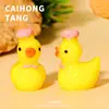Linda serie de patos amarillos sólidos tridimensionales nuevos accesorios DIY colgante creativo para llavero adornos de escritorio