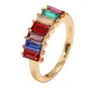 Anillo de dedo con nicho distintivo, chapado en oro ligero de lujo europeo y americano, tendencia de moda en anillo geométrico de diamantes de color.