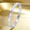 Pulseira de Aço Inoxidável Atacado Transfronteiriço Ouro 18K High-End Trevo de Quatro Folhas Joias Que Não Desbotam Pulseira de Titânio Joias