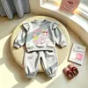 Conjunto de Ropa para Niña 2026 Nuevo Estampado de Dibujos Animados Sudadera con Cuello Redondo Primavera y Otoño Nuevo Lindo Pantalones Jogger Sueltos Conjunto de Dos Piezas