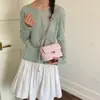 Bolsa de Mão Pequena Quadrada Acolchoada Única para Mulheres 2026 Novo Modelo Bolsa Transversal de Corrente Versátil Simples Bolsa de Ombro Estilo Chanel