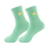 Calcetines de dormir de terciopelo coral hasta la pantorrilla para mujer, calcetines gruesos cálidos antideslizantes para el suelo de otoño e invierno con lindo patrón de corona de dibujos animados