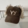 Corea del Sur Otoño e Invierno Nuevo Gorro de Piel Sintética Bordado con Letra Yy para Mujer, Grueso de Pana Cálido con Protección para las Orejas, Gorro Lei Feng