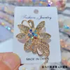 Broche de Mariposa Hueca con Diamantes AB Iridiscentes para Mujer, Pin de Mariposa de Diamantes Lujoso a Todo Color para Trajes y Abrigos, Broche Elegante y Lujoso