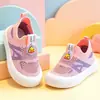Zapatos para Niños Primavera 2025 Zapatos para Niños Pato Arcoíris Suela Ultra Ligera Suave Antideslizante Transpirable Slip-On Verano Zapatos Tejidos de Malla