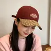 Gorra de Béisbol con Estampado de Leopardo Patchwork Estilo Retro Americano Nueva para Primavera y Otoño para Mujeres, Visera Suave, Visera Ancha, Adelgazante de Rostro, Gorra Versátil Tipo Pato para Hombres