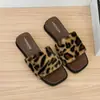 Zapatos Cuadrados Peludos con Estampado de Leopardo Retro para Mujer, Nuevo Estilo Otoño 2026, Mocasines de Felpa para Exteriores sin Cordones, Pantuflas de Algodón con una Correa