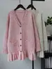 Nueva colección otoño/invierno 2026: Vestido cárdigan de punto de longitud media, con cuentas y volantes, un elegante vestido abrigo de suéter para mujer