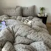Juego de ropa de cama de cuatro piezas estilo retro clase A, 100% algodón, teñido en hilo, jacquard arrugado, incluyendo una funda de edredón de algodón puro, sábana plana y sábana ajustable, para una cama de 1.8 metros