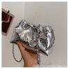 Bolso bucket plateado de moda con efecto craquelado 2024 nuevo popular en línea supercaliente bolso bandolera este año popular bolso de hombro para ir al trabajo