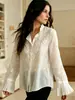 SE26 nueva camisa blanca de principios de otoño, estilo elegante francés, plisados de acordeón, mangas acampanadas, blusa bordada floral con cuello mao para mujer
