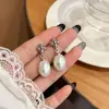 Clips de Orelha Florais Frescos e Delicados para Mulheres, Suaves e Elegantes, Clips de Orelha de Bobina de Mosquito Sem Furo, Luxo Leve com um Toque Sofisticado, Brincos de Flor de Íris