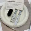 [Pulseira] Adequada para Pulseira Xiaomi Mi Band 11 Ins Padrão Trevo de Quatro Folhas Lichia Luxo Leve 8/9Nfc Pulseira de Pulso Feminina