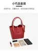 Bolsa Transversal Feminina Elegante com Lenço de Seda com Letra H, Novo Estilo de Luxo 2025, Couro Super Macio, Bolsa Cesta de Vegetais