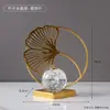 Ornamentos de Bola de Cristal de Ferro Dourado de Luxo Leve Sala de Estar Armário de TV Adega Escritório Mesa Decoração de Pena de Folha