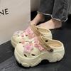 Verano 2025 Nuevos Zapatos de Cueva de Dibujos Animados Lindos Zapatos de Playa para Mujer Antideslizantes No Apestosos EVA Suela Gruesa Sandalias de Dedo