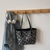 2025 Nuevo Bolso de Hombro Estilo Étnico con Asa para Axila Gran Capacidad Moderno Lujo Ligero Versátil Bolso de Hombro para Viajes Diarios para Mujer