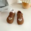 Zapatos Infantiles 2025 Verano Primavera Nuevo Estilo Birkenstocks para Niñas Zapatos Individuales para Niñas Mocasines Suela Suave Antideslizantes Zapatos para Caminar Infantiles