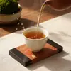 Alfombrilla Creativa de Madera Aislante del Calor Accesorios para Juego de Té Bandeja de Té Kung Fu Grabado de Logo en el Momento Portavasos Doméstico Posavasos de Ébano