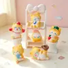 Nuevos adornos de resina DIY de color amarillo, con diseño de gatitos lindos, decoraciones pequeñas para coche, figuritas y llaveros de pegamento color crema