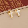 2023 nueva moda de joyería aretes de acero inoxidable temperamento diamantes completos aretes de amor aretes de ojos INS E467