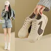 Tênis Branco Feminino 2026, Nova Versão Coreana de Outono, Estilo Ins, Sapatos Versáteis Esportivos Casuais para Estudantes, Estilo de Rua 26831