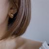 Aretes de Aguja de Plata S925 Estilo Frío Anillo de Tres Capas Aretes Versátiles de Alta Gama Sin Remoción Simples Exagerados