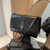 Bolso grande sencillo de moda transfronteriza para mujer, primavera 2025, nuevo bolso de hombro bajo el brazo, bolso cruzado popular.