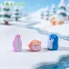 Miniatura de paisagem, figura de pinguim de desenho animado, artesanato em resina, decoração DIY de cena de neve, ornamento de mesa