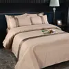 Conjunto de quatro peças de roupa de cama de hotel de alta contagem de fios e alta densidade, lençóis de hotel e pousada, capa de edredom, lençol de cima, lençol com elástico, conjunto de três peças