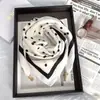 Bufanda para Mujer Invierno 2025 Nueva Hebilla Magnética Cuadrada de Seda y Algodón Bufanda Triangular de Cuello para Primavera y Otoño de Gama Alta