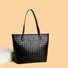 Nova Bolsa Tote Grande Capacidade Versátil Estilo Casual Simples para Mulheres Bolsa de Ombro Único Sob o Braço Bolsa de Mão de Alto Padrão