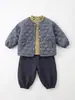Chaqueta de algodón acolchada, traje de invierno para niños, conjunto de tres piezas a rayas estilo coreano para niños, ropa de invierno para niños
