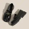 Mocasines para mujer, nueva colección de otoño 2026, negros, de suela gruesa, zapatos de cuero de moda estilo británico, zapatos slip-on versátiles para mujer