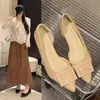 Zapatos planos casuales y versátiles para mujer 2026 con hebilla cuadrada, corte bajo, punta fina, estilo francés, decoración de corte lateral, nuevo modelo para el commuting de primavera y otoño