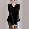 Top de punto con dobladillo de cola de pez de diseño japonés y coreano transfronterizo para mujer, nuevo top de cuello en V para otoño e invierno 2026