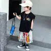 Conjunto de Verão Sem Mangas para Meninos 2026 Novo Fresco Bonito Moda de Verão Infantil Colegial Estilo de Rua Celebridade da Internet Marca Tendência Roupa Infantil