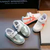 Tênis Esportivo Infantil para Corrida 2026 Novo Primavera e Outono Sapatos Macios Antiderrapantes Meninas Estilo Forrest Gump Tênis Casuais Estudantes Meninos