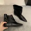 Outono e Inverno 2025 Novo Estilo Bico Fino Salto Escondido Slip-On Moda Botas Curtas para Mulheres Botas Chelsea Retrô Botas Únicas Botas Martin