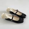 Sapatilhas Retrô Francesas Prateadas de Bico Fino Sapatos de Salto Interno para Mulheres Verão 2025 Novo Estilo com Saia Solado Macio Sapatos Mary Jane
