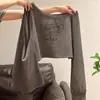 Sudadera de manga larga con hombros caídos, cuello diagonal estilo americano, estampado de letras, conjunto de dos piezas para primavera y otoño con top de tirantes