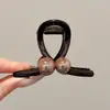 Pinza para el cabello de tamaño mediano de lunares blancos y negros estilo francés, diseñada para la parte trasera de la cabeza, un accesorio para el cabello nuevo y elegante con un aspecto sofisticado y con estilo