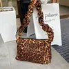 01033 Bolso Tote Retro Americano Estampado de Leopardo Color Caramelo con Correa para el Hombro que No Presiona los Hombros, Estilo Dulce y Fresco para Compras Diarias Bolso de Hombro