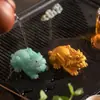 Adorno de Mascota de Té de Nuevo Estilo Chino que Cambia de Color, Trendy, para Decoración del Hogar, Mascota de Carpa de la Suerte que Atrae Riqueza y Puede Usarse como Accesorio de Té