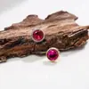 Brincos de Tarraxa Coloridos de Pedra Preciosa Vintage de Luxo Leve para Mulheres com Coríndon Vermelho de Um Quilate Verde Nano Moda Europeia e Americana Versátil Atacado
