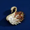 Broche de Cisne de Cristal Elegante Coreano Atmósfera Sentido de Diseño Avanzado Ramillete Pin Antideslizante Nuevos Accesorios para Traje